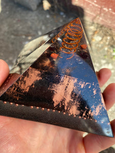 Mega Grounder Orgone Pyramid (Includes 4 Neodymium Magnets)